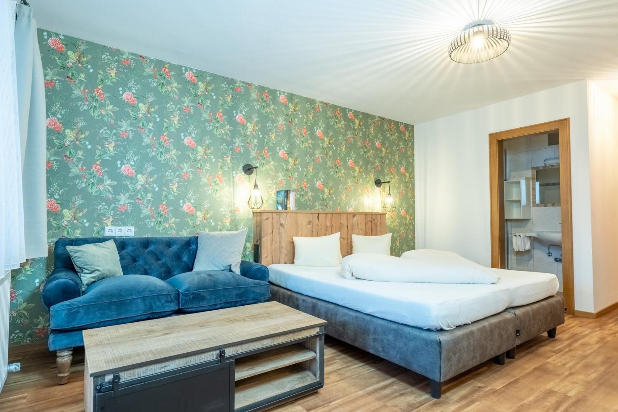 רויטה Hotel Krone Tirol מראה חיצוני תמונה