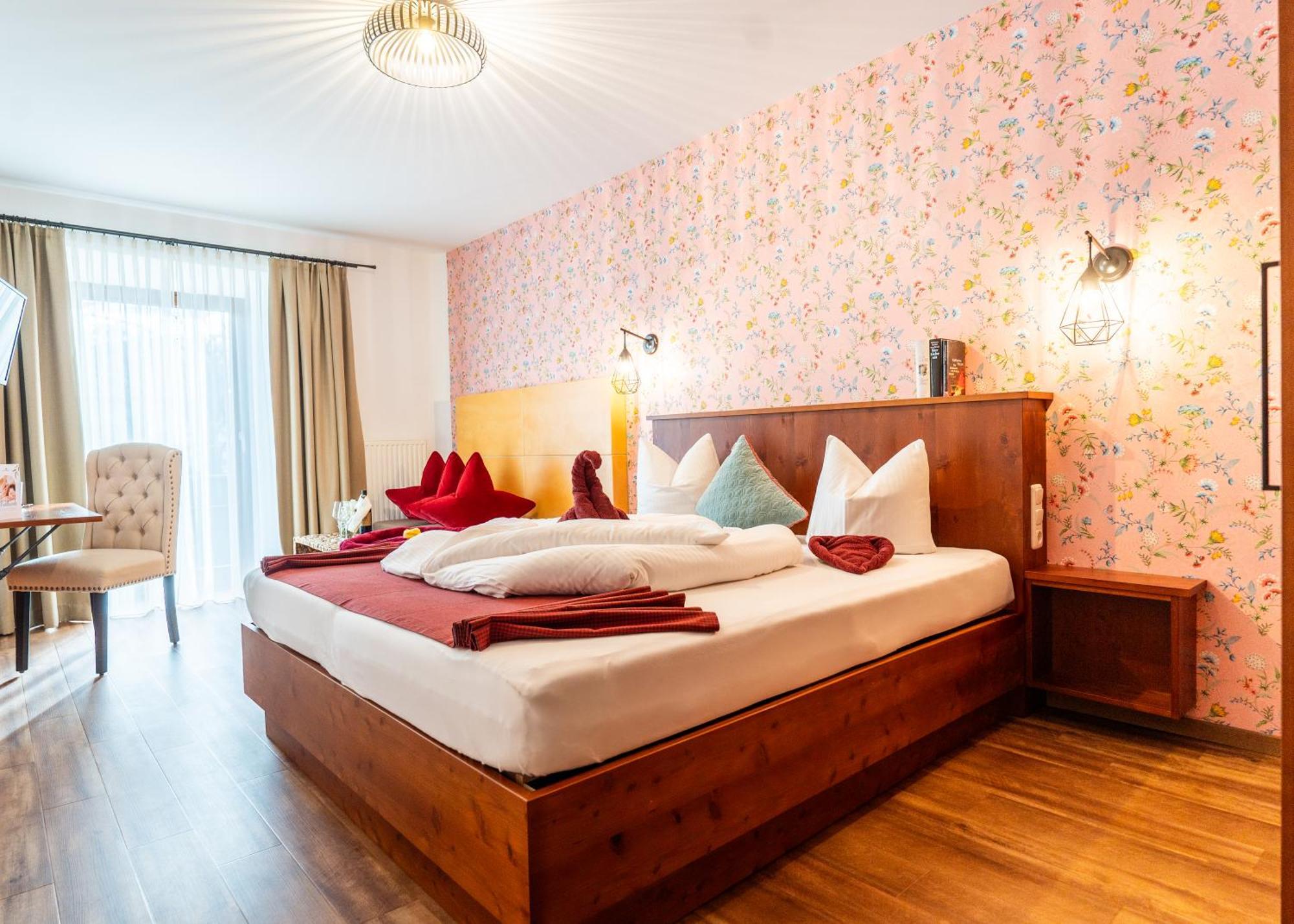 רויטה Hotel Krone Tirol מראה חיצוני תמונה