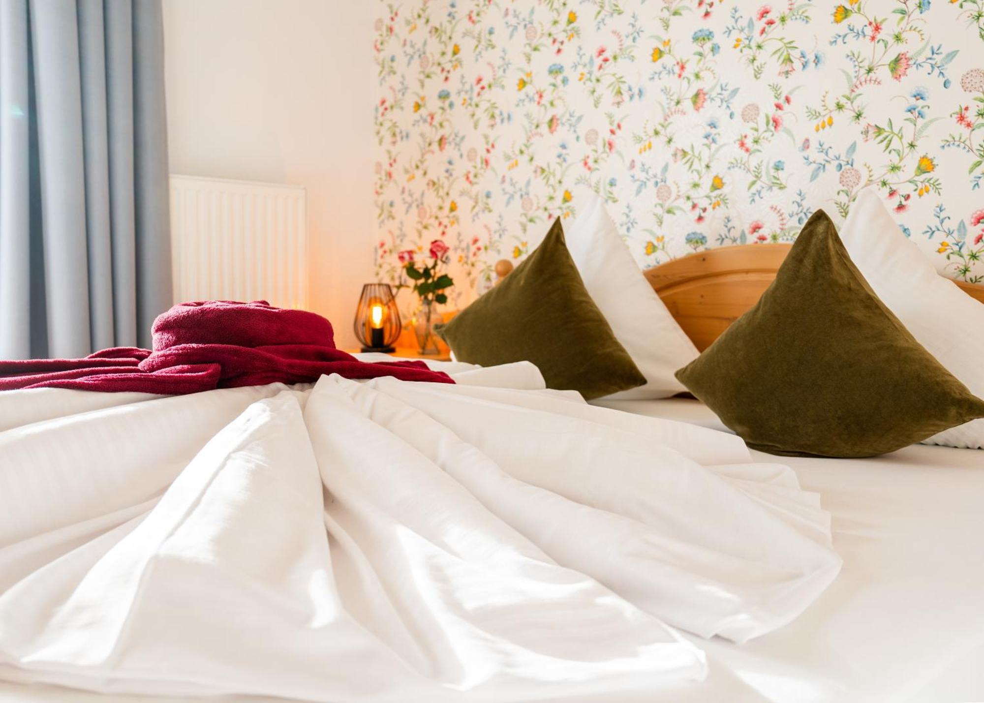רויטה Hotel Krone Tirol מראה חיצוני תמונה